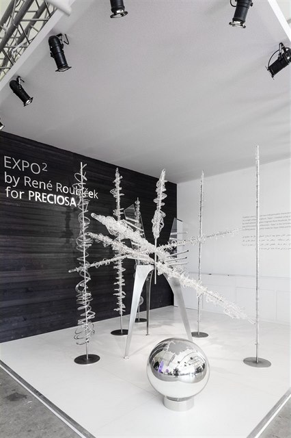 Expo na druhou je symbolem tradice a vize, dvou charakteristik eského skla....