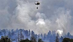Poáry v Kalifornii - Willow Fire poblí Bass Lake