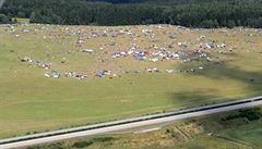 CzechTek 2005: letecký pohled na louku u západoeského Tachova.