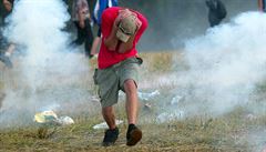 CzechTek 2005: policejní zásah provázely dlobuchy, vodní dla.