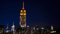 Empire State Building a projekce tygra.