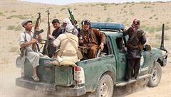 Afghánské milice u frontové linie boj s Talibanem (provincie Kundúz, severní...