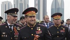 eenská metropole Groznyj a její vdce Ramzan Kadyrov (uprosted): v uniform...