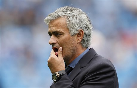 Zklamaný kou Chelsea José Mourinho.
