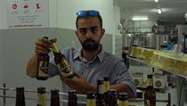 Šéf a spolumajitel pivovaru v palestinské vesnici Bír Zajt Aláa Sájidž Šéf a spolumajitel pivovaru v palestinské vesnici Bír Zajt Aláa Sájidž