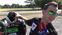 Jakub Kornfeil představuje výstroj. | na serveru Lidovky.cz | aktuální zprávy