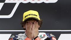VÁN JSEM VYHRÁL? Niccolo Antonell z Itálie po triumfu v Moto3.