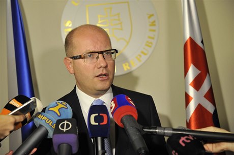 eský premiér Bohuslav Sobotka vystoupil 7. záí v Bratislav na briefingu po...