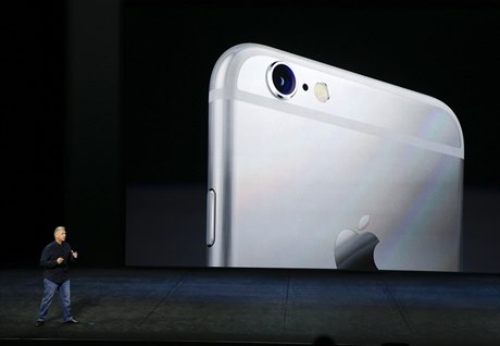 Phil Schiller mluví o novém iPhone 6s a iPhone 6s Plus