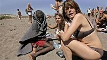 Kanárské ostrovy byly pro migranty cílem i v roce 2006. Turisté dehydrovaným... | na serveru Lidovky.cz | aktuální zprávy
