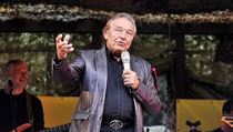 Karel Gott na festivalu Trampský širák na Hanesově mlýně u Štok na... | na serveru Lidovky.cz | aktuální zprávy