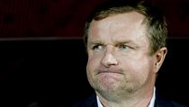 ZAMYŠLENÝ KOUČ. Pavel Vrba neměl během utkání příliš důvodů k radost. | na serveru Lidovky.cz | aktuální zprávy