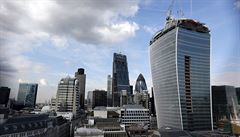Pohled na londýnský mrakodrap pezdívaný Walkie Talkie bhem dokonovacích...