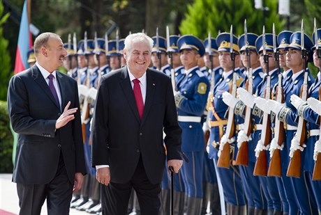 Prezident Milo Zeman se seel v Baku se svým ázerbájdánským protjkem...
