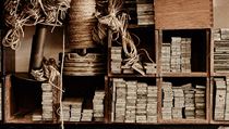 To bibliofilie Jáma a kyvadlo od Edgara Allana Poea má krásně mramorovaný... To bibliofilie Jáma a kyvadlo od Edgara Allana Poea má krásně mramorovaný...