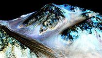 Na snímku pořízeném přístrojem NASA Mars Reconnaissance Orbiter jsou vidět... | na serveru Lidovky.cz | aktuální zprávy