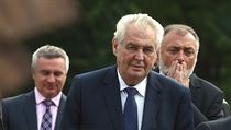 Kancléř Vratislav Mynář, prezident Miloš Zeman, tajemník Jaroslav Hlinovský,... | na serveru Lidovky.cz | aktuální zprávy