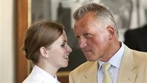 Miroslav Macek se svojí mladou ženou. | na serveru Lidovky.cz | aktuální zprávy