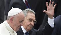 Pape Frantiek a Ral Castro.
