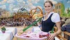 Mnichovský pivní festival Oktoberfest je za polovinou.
