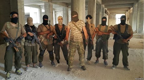 Bojovníci z fronty An-Nusra napojené na teroristickou sí Al-Káida.