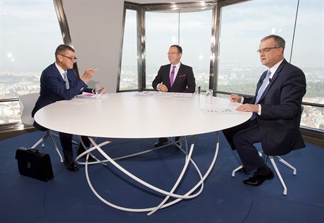 Ministr financí a pedseda hnutí ANO Andrej Babi (vlevo) a místopedseda...