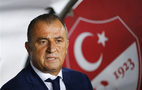 Turecký trenér Fatih Terim.