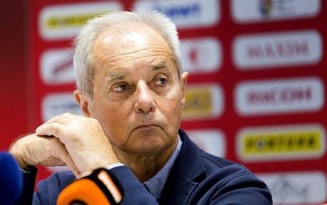 Prezident fotbalového klubu Slavia Praha Jií imán.