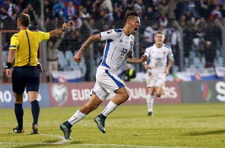 Slovák Hamík oslavuje gól v utkání proti Lucembursku.