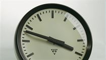 Autor neznámý, nástěnné hodiny Elektročas, kolem 1965. Z výstavy Dohnat a... | na serveru Lidovky.cz | aktuální zprávy