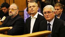 Obžalovaní v kauze privatizace OKD (zleva) Rudolf Doucha, Pavel Kuta a Jan... Obžalovaní v kauze privatizace OKD (zleva) Rudolf Doucha, Pavel Kuta a Jan...