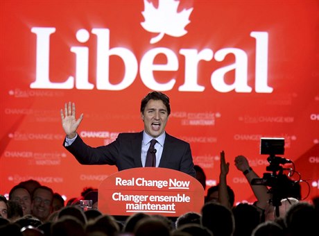 éf kanadských liberál Justin Trudeau pi svém projevu v Montrealu poté, co se...