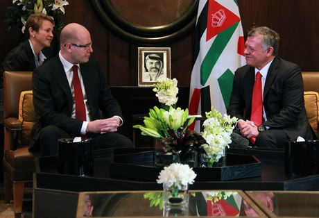Premiér Bohuslav Sobotka pi setkání s jordánským králem Abdalláhem II....