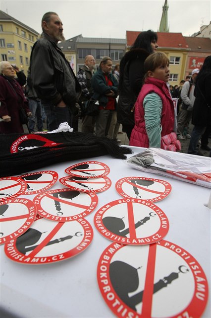 Protest organizoval Blok proti islámu.