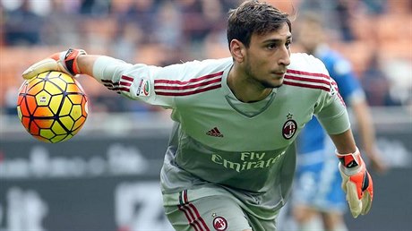 Italský branká Gianluigi Donnarumma.