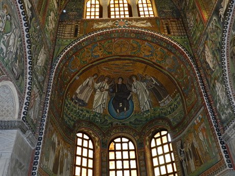 Ravenna. Chrám San Vitale byl v 7. století, v dob byzantské vlády, vyzdoben...