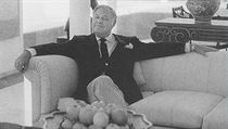 Alfred Taubman ve svém domě na floridské Palm Beach. Alfred Taubman ve svém domě na floridské Palm Beach.