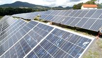 Solární daň byla zavedena v roce 2010 pro elektrárny, které vznikly v letech... Solární daň byla zavedena v roce 2010 pro elektrárny, které vznikly v letech...