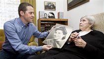 Vnuk Viléma Frendla, který vyfotografoval v roce 1942 Helenu Böhmovou, předal... | na serveru Lidovky.cz | aktuální zprávy