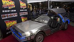 Legendární auto znaky DeLorean.