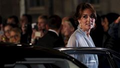 Vévodkyn Kate vystupuje z auta ped londýnskouRoyal Albert Hall.