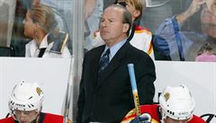 Trenér Mike Keenan.