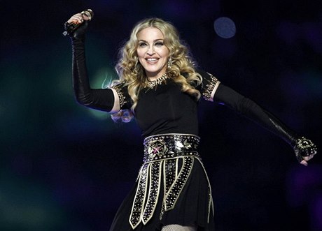 Madonna v poloasové show letoního amerického Superbowlu