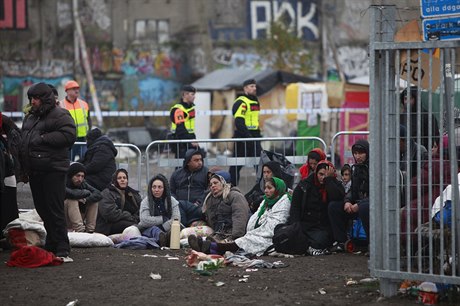 Migranti ve védském kempu v Malmoe.