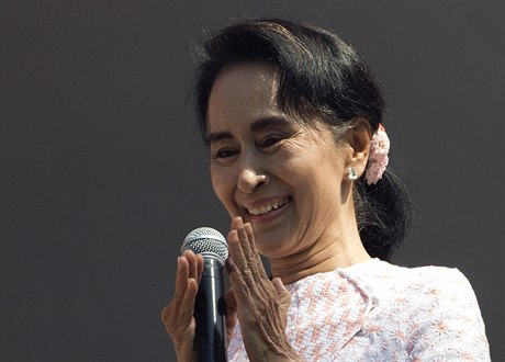 Barmské volby vyhrála opoziní strana nositelky Nobelovy ceny za mír Su ij.