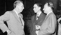 Alfréd Radok (vpravo) během setkání s Waltem Disneyem na Expu 1958. | na serveru Lidovky.cz | aktuální zprávy