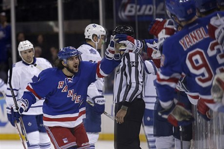 Rangers vyhráli po deváté v ad.