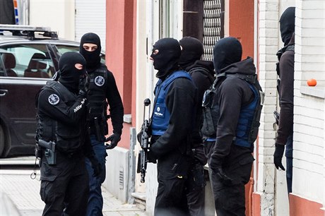 Belgická protiteroristická jednotka pi jednom z pondlích zásah.