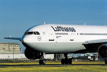Letadlo spolenosti Lufthansa - ilustraní foto