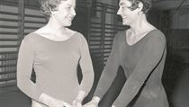Eva Boskov (vpravo) zskala v roce 1962 v Praze titul mistryn svta na...